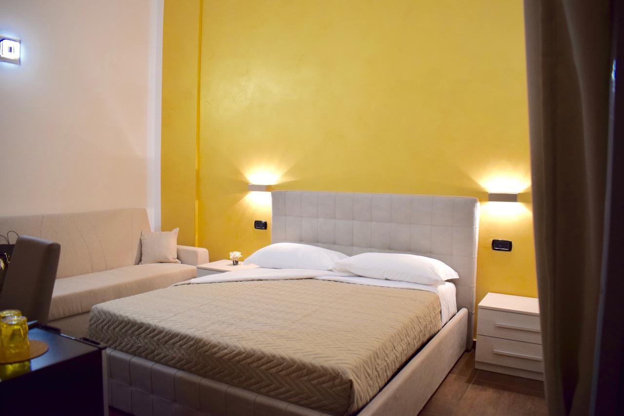 Corallo Rooms ซาแลร์โน ภายนอก รูปภาพ