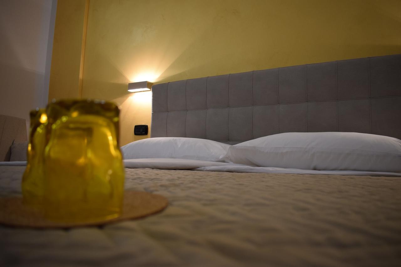 Corallo Rooms ซาแลร์โน ภายนอก รูปภาพ